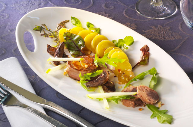 Photo Salade de pommes de terre nouvelles et composition autour du canard